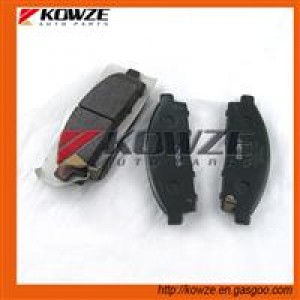 Front Brake Pads Set For Mitsubishi Pickup Triton L200 KA4T KB4T KB9T KH4W 4605A284 4605A198